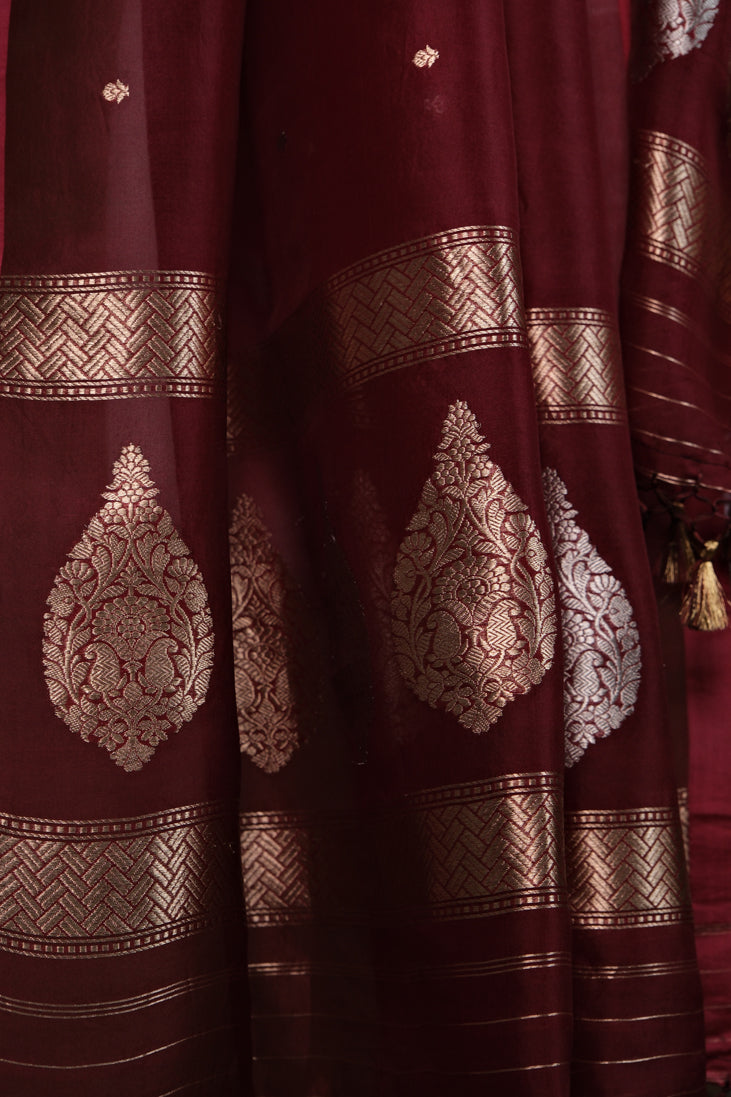 Mehroon Baag Dupatta | Handwoven Banarasi Silk Dupatta