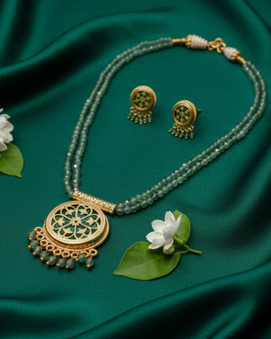 Emerald Blossom Thewa Antique Pendant Set