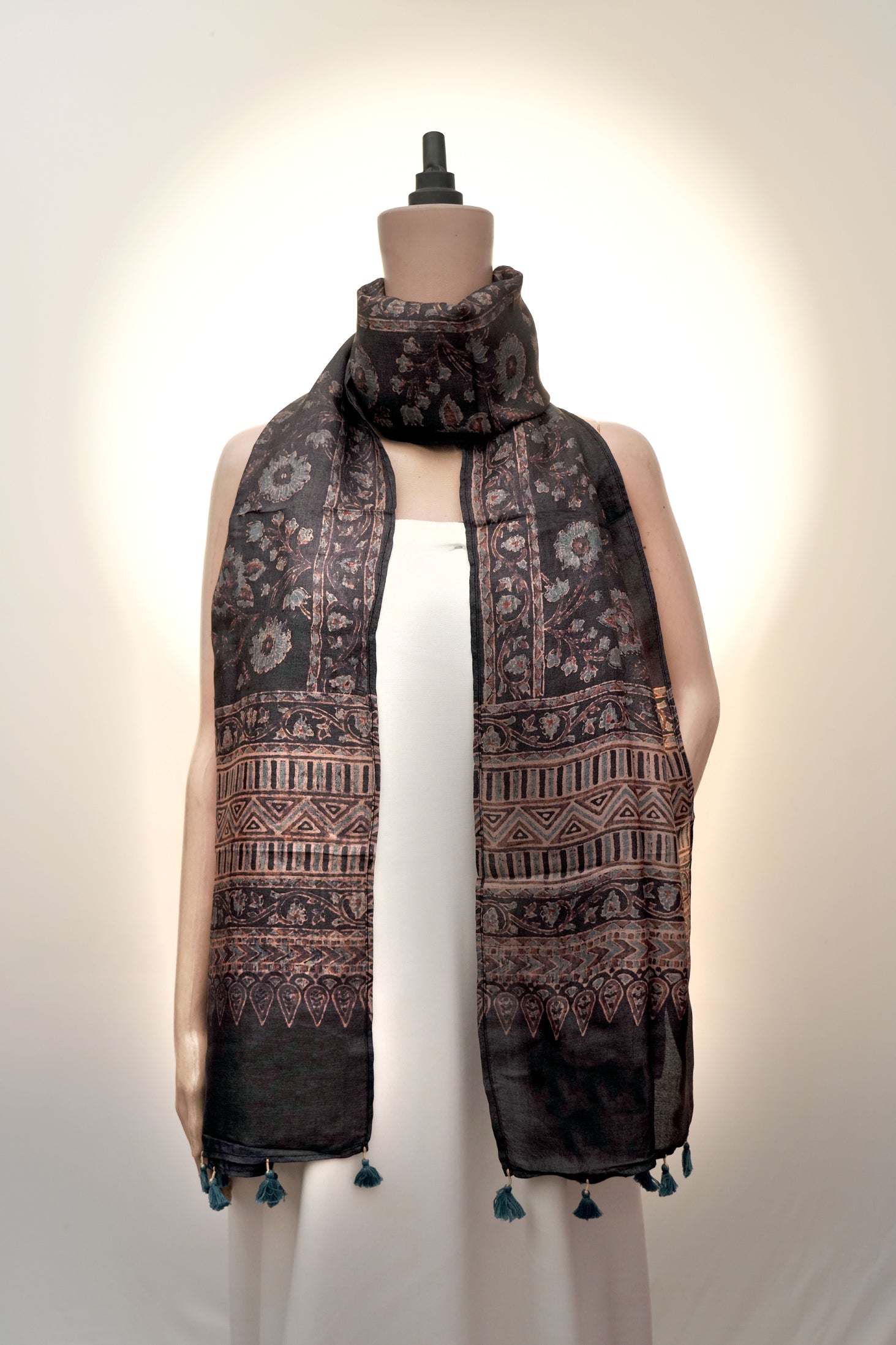 Ajrak Shyam Pallav | Handwoven Stall