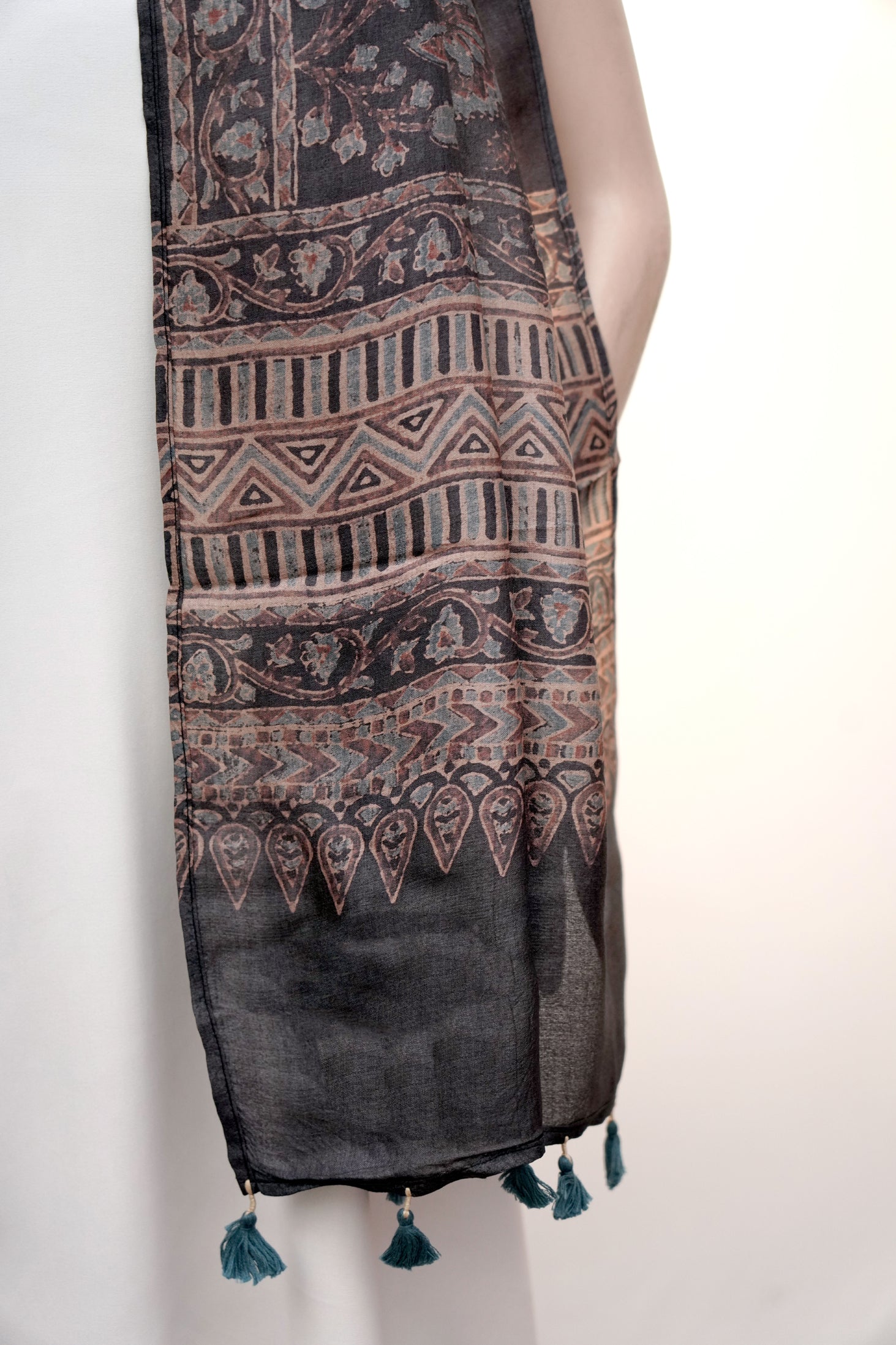 Ajrak Shyam Pallav | Handwoven Stall