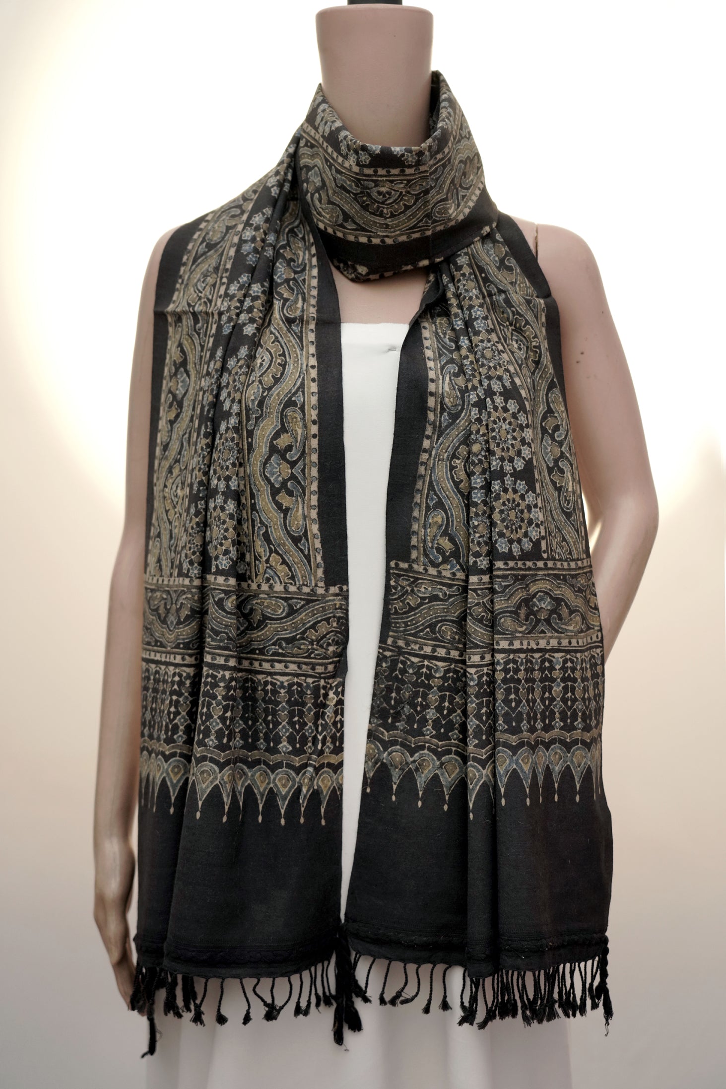 Ajrak Shyam Mandala | Handwoven Stall