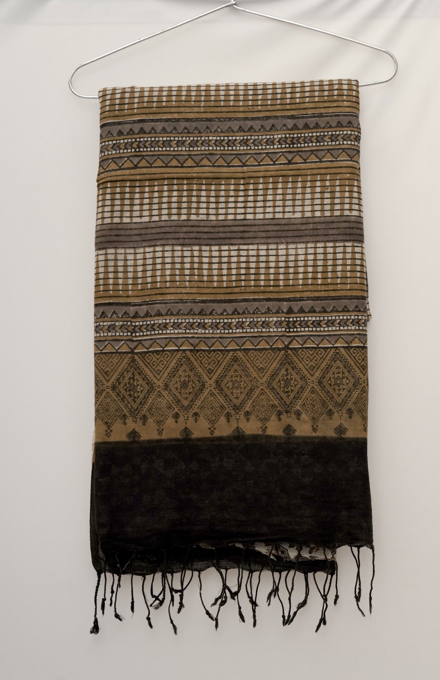 Ajrak Gulabi Rang | Handwoven Saree