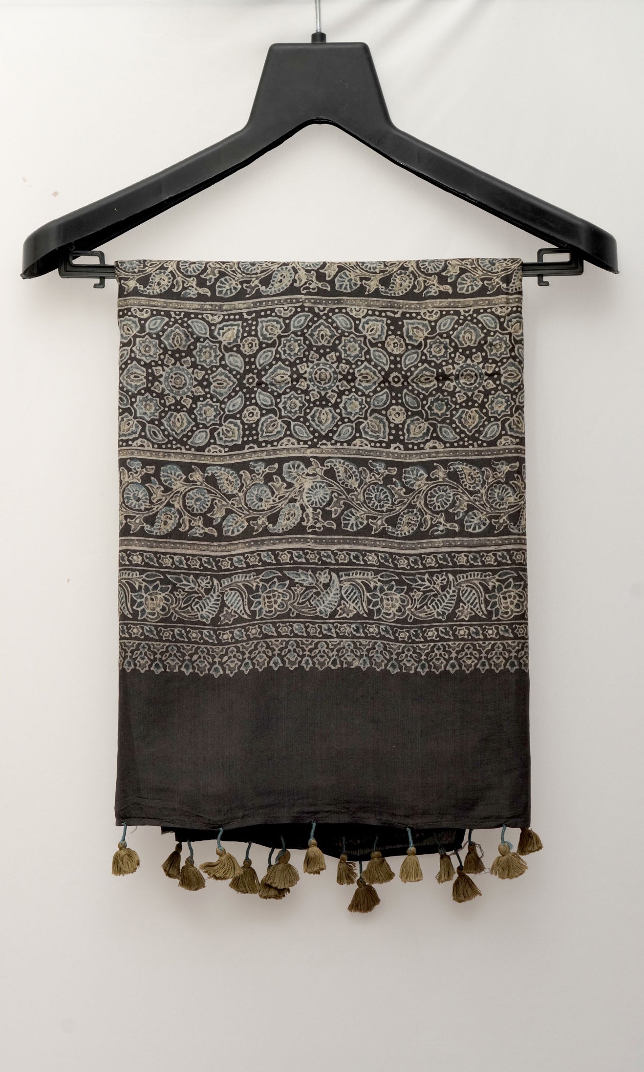 Ajrak Kala Gulab Boota | Handcrafted Cotton Saree