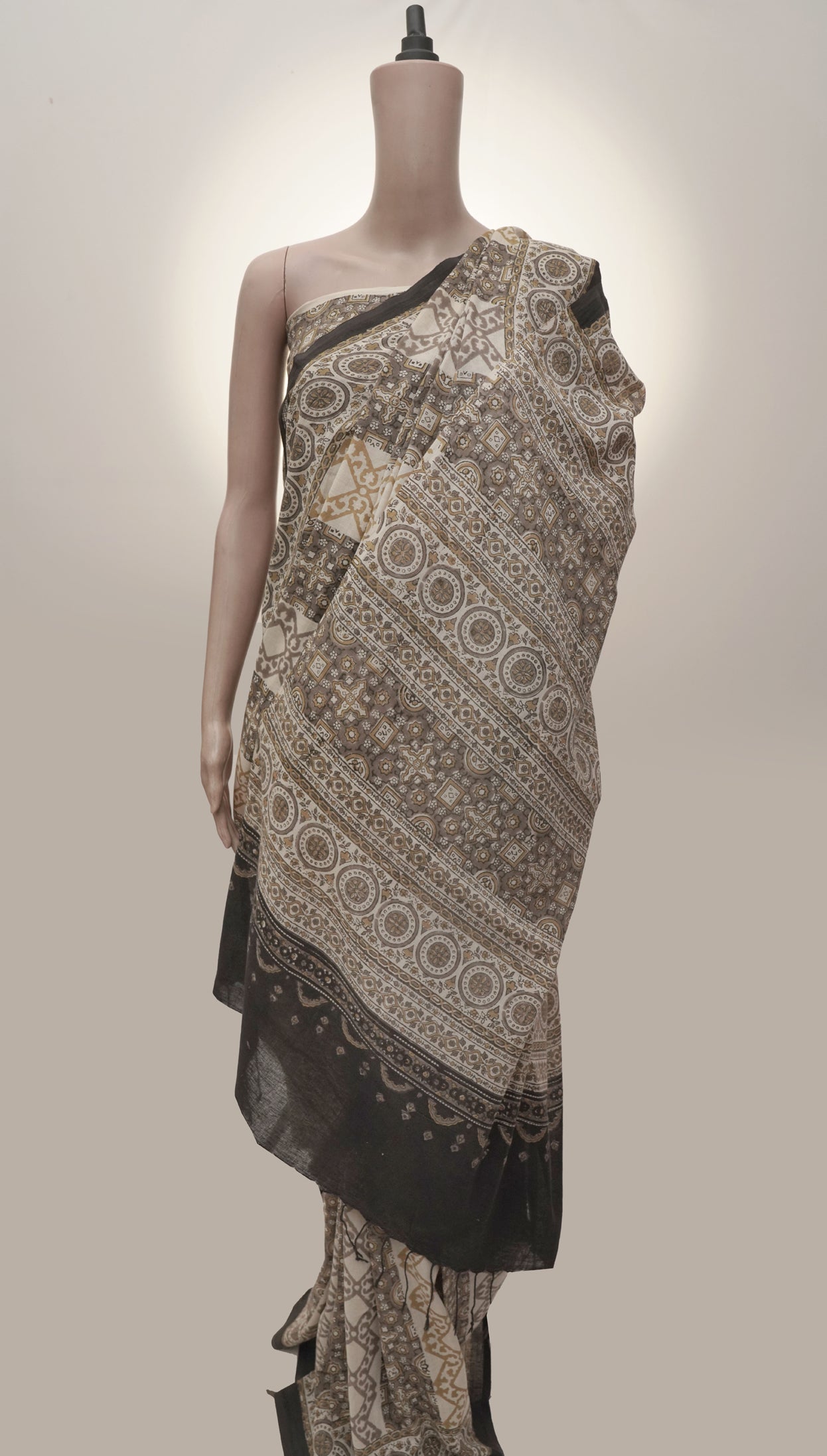Ajrak Geometric Elegance | Handwoven Saree