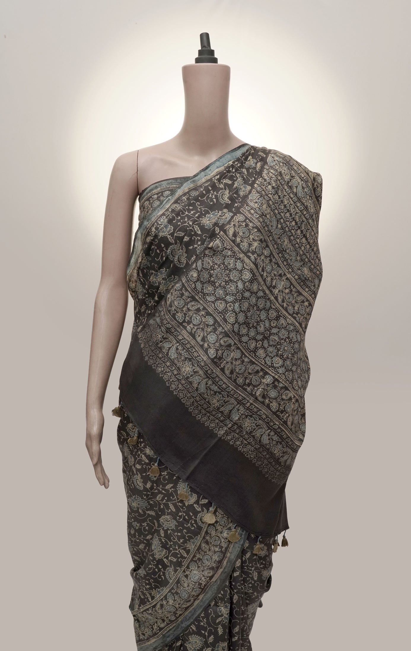 Ajrak Kala Gulab Boota | Handcrafted Cotton Saree