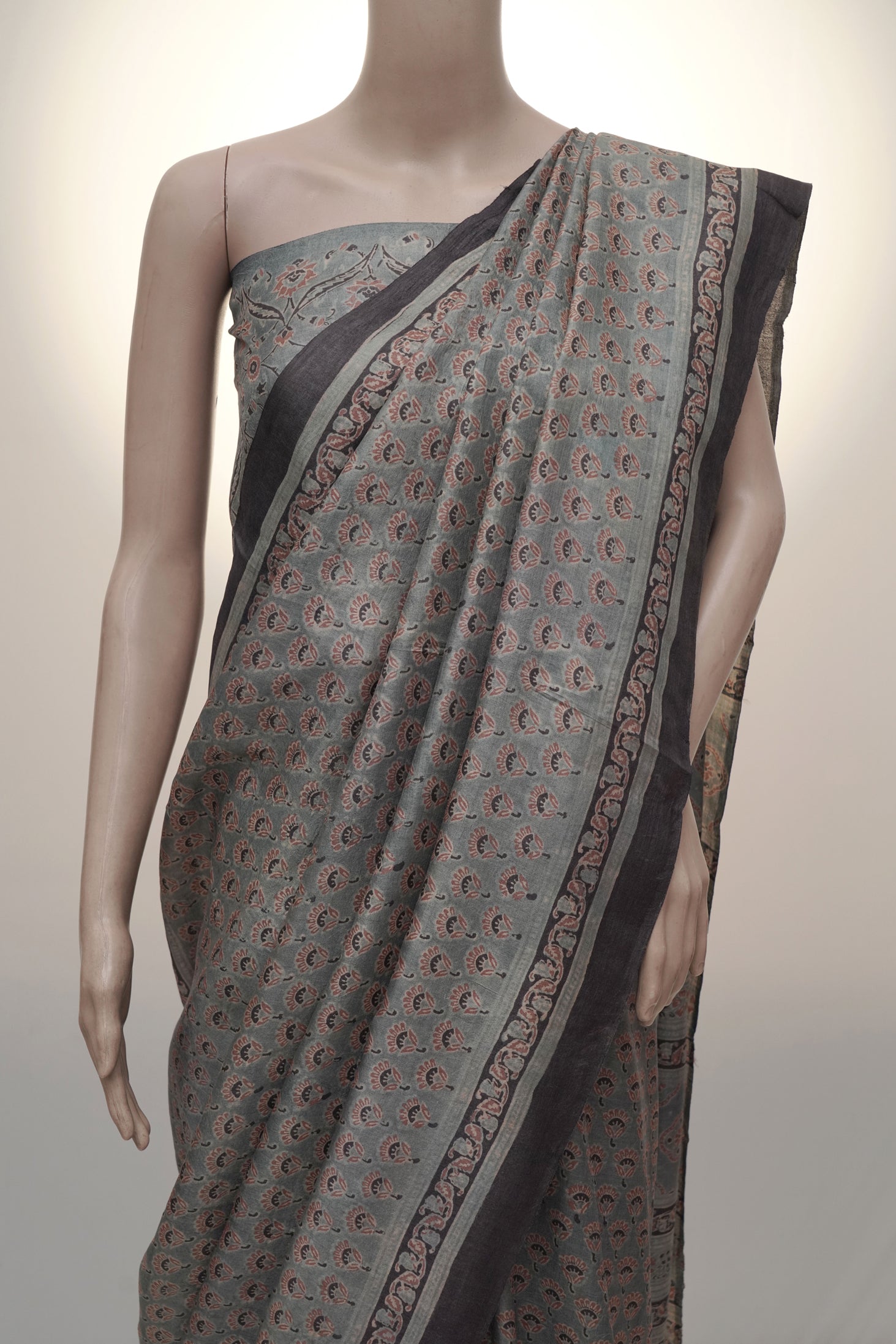 Ajrak Jaali Jharokha | Handwoven Saree