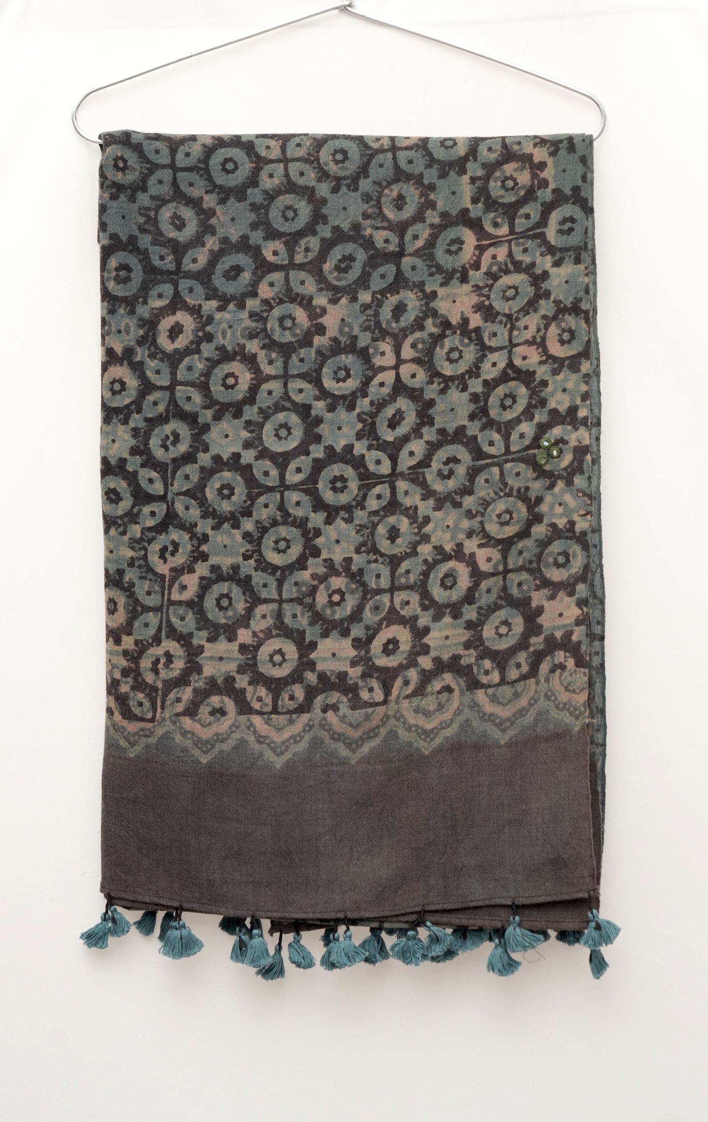 Ajrak Kaali Phoolwari | Handwoven Dupatta