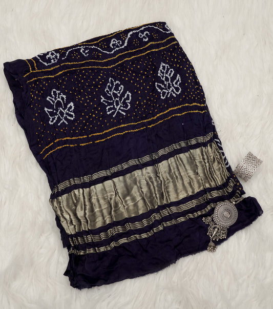 Neel Padma | Elegant Handcrafted Bandhani Dupatta