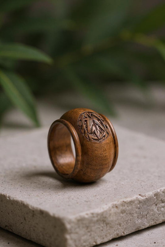 Vintage Laurel Ring Tissue Holder | Handcrafted Wooden Tissue Box