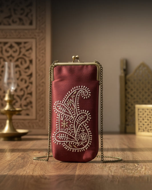 Afsāné-Resham – Tussar Silk Chikankari Mobile Sling Bag