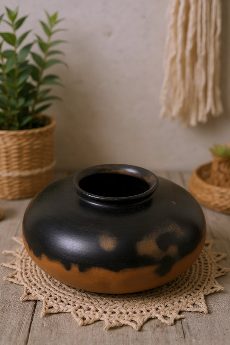 Handcrafted Ember Horizon Terracotta Vase – Earthenware Décor