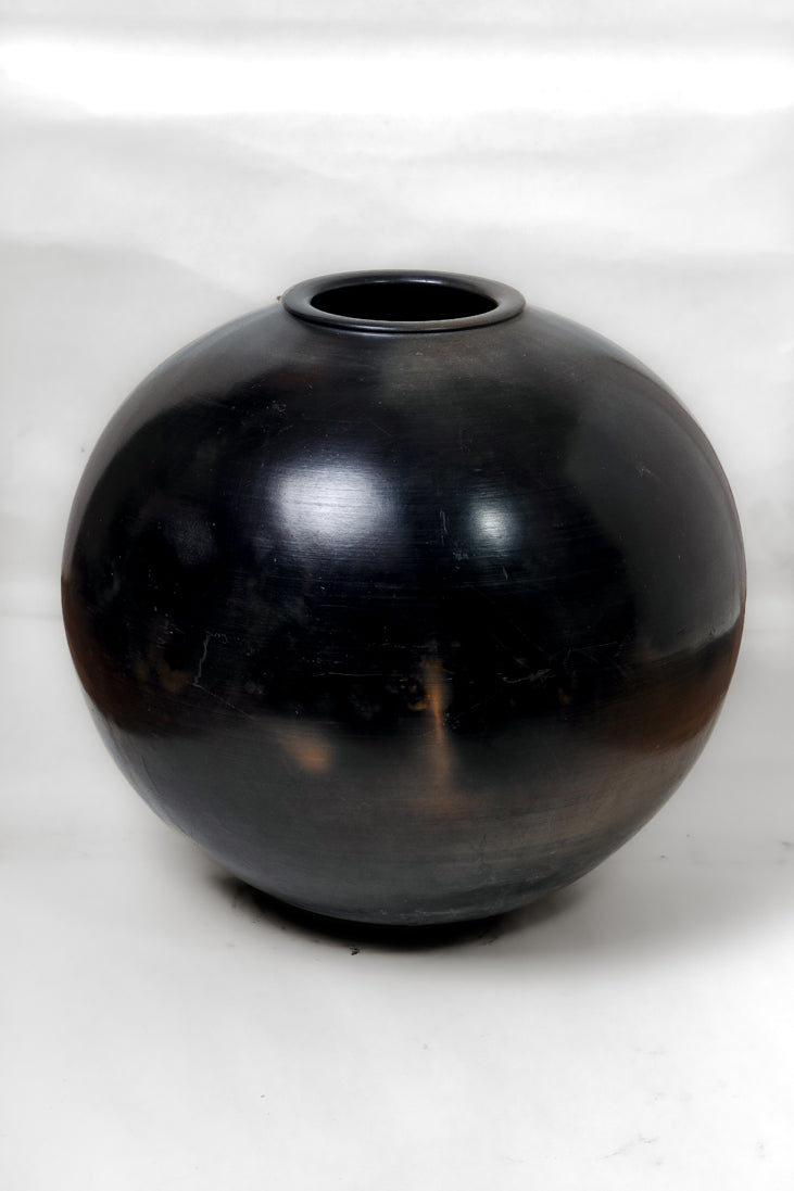 Midnight Matka Decorative Pot – Elegant Ceramic & Terracotta Décor