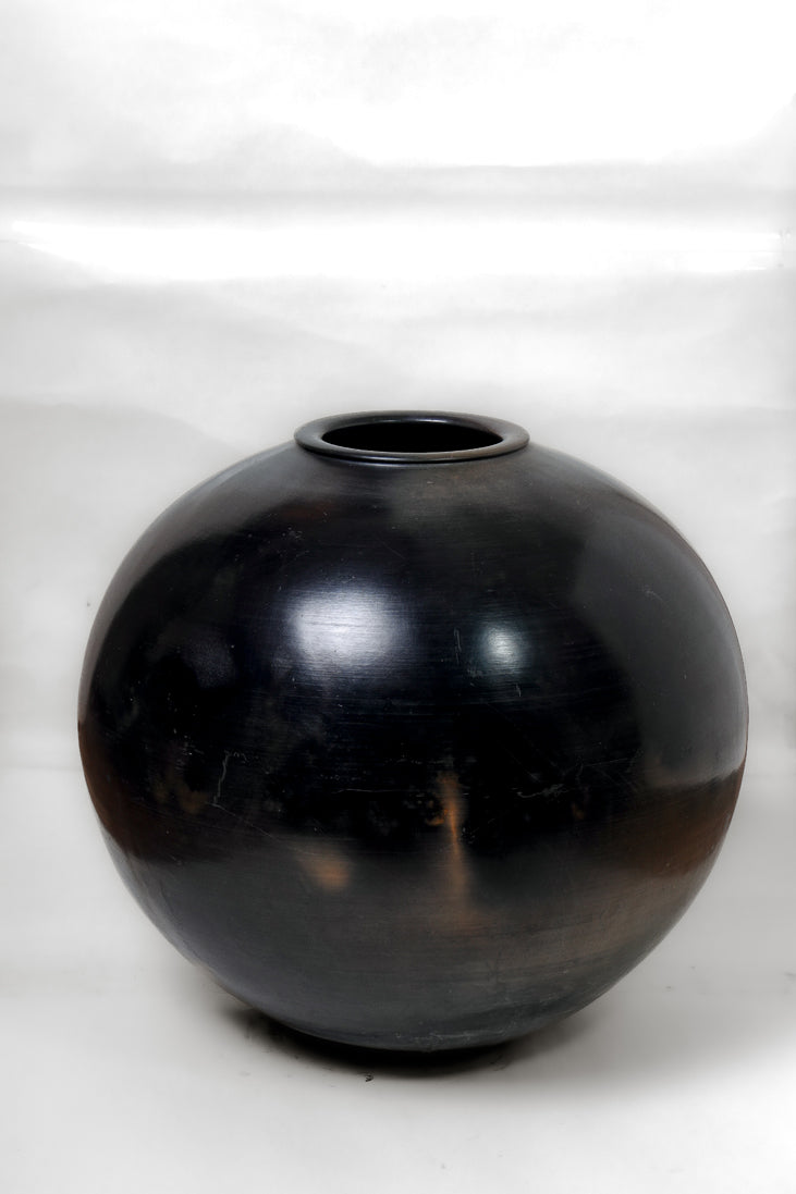 Midnight Matka Decorative Pot – Elegant Ceramic & Terracotta Décor