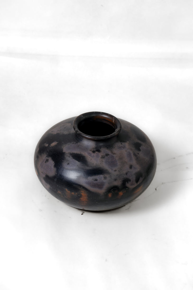 Midnight Ember Terracotta Pot – Traditional Craft Design