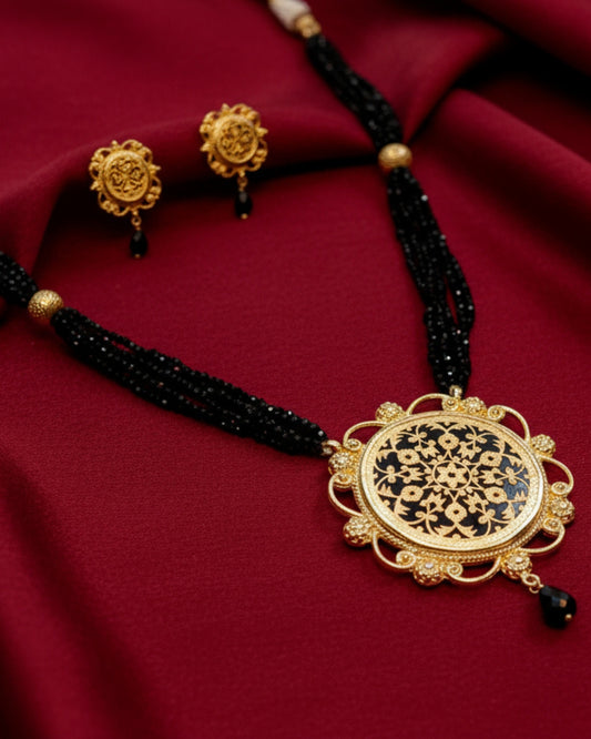 Royal Noir Bloom – Thewa Onyx Glass Pendant Set