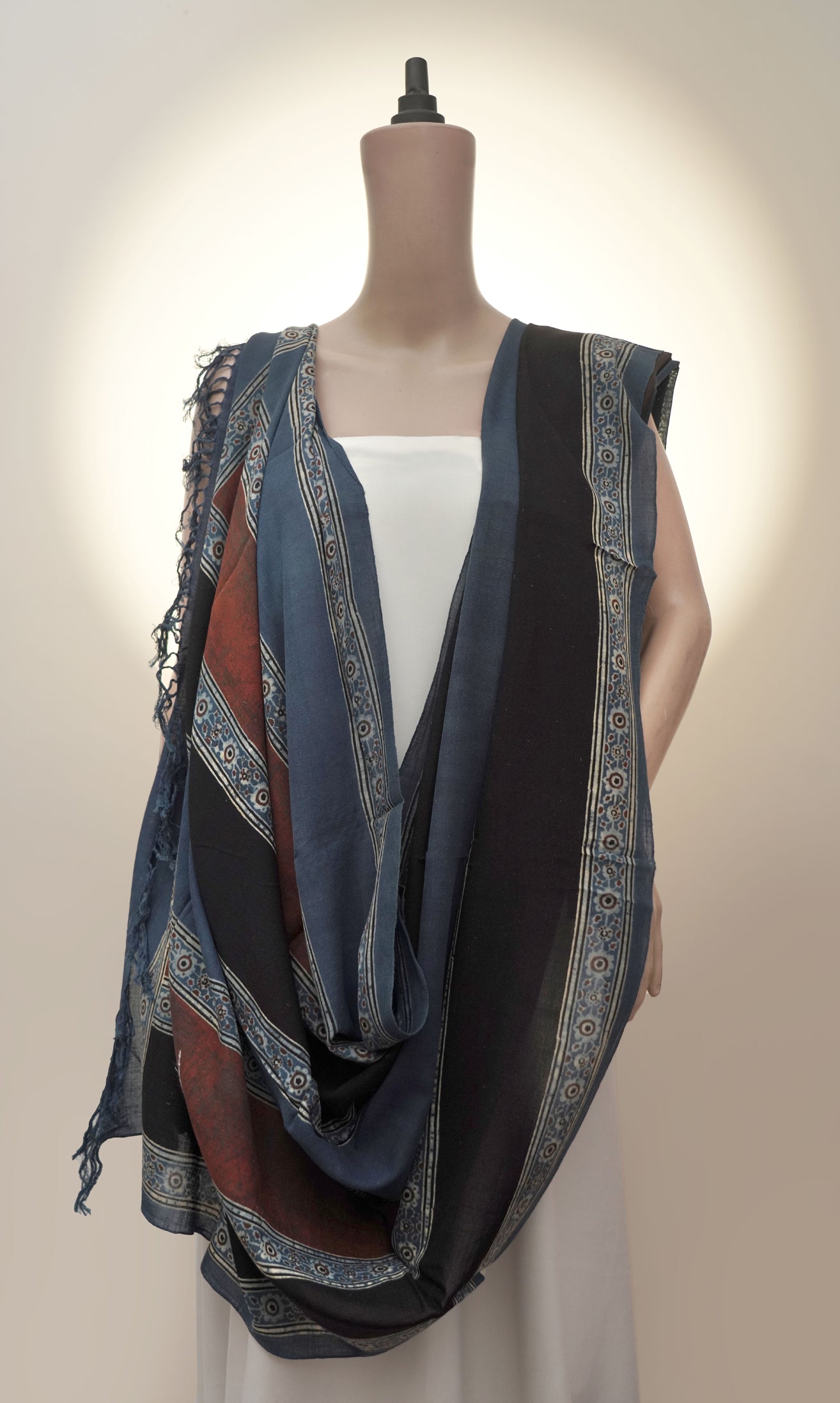 Ajrak Neel Varna | Handwoven Dupatta