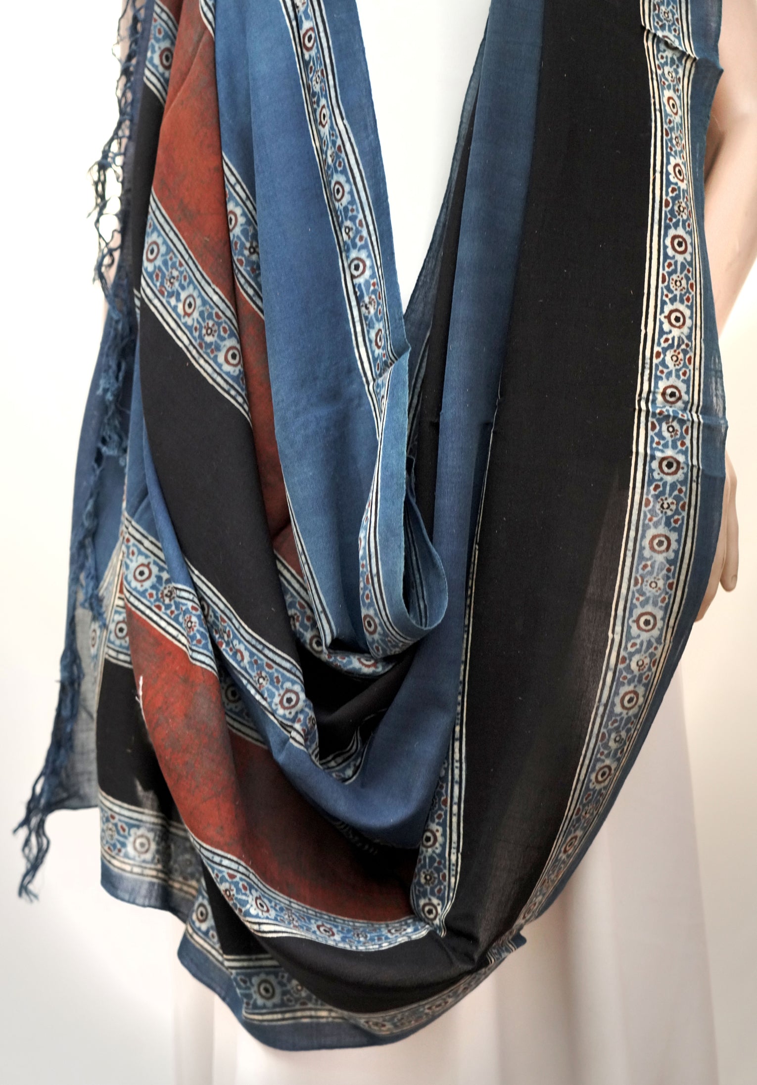 Ajrak Neel Varna | Handwoven Dupatta