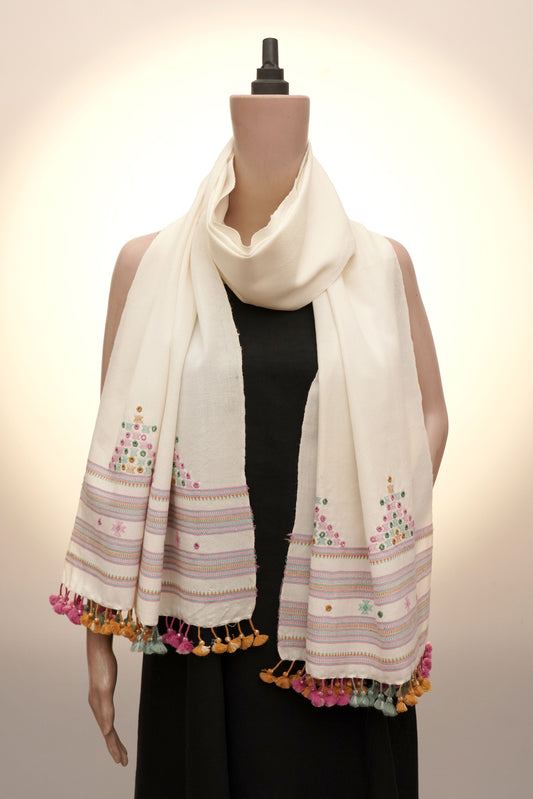 Ivory Prism Wool Mirrorwork Stall