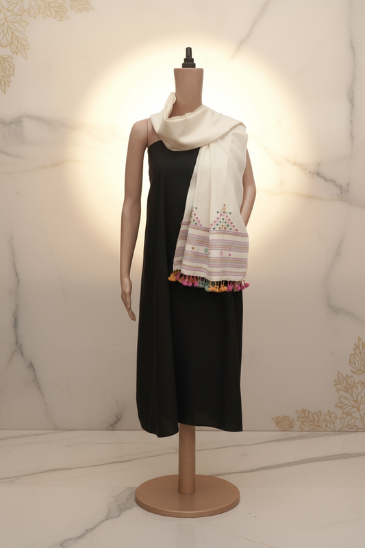 Ivory Prism Wool Mirrorwork Stall